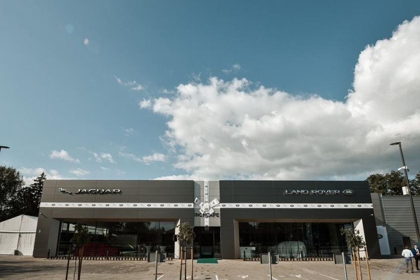 Jaguar Land Rover showroom completed